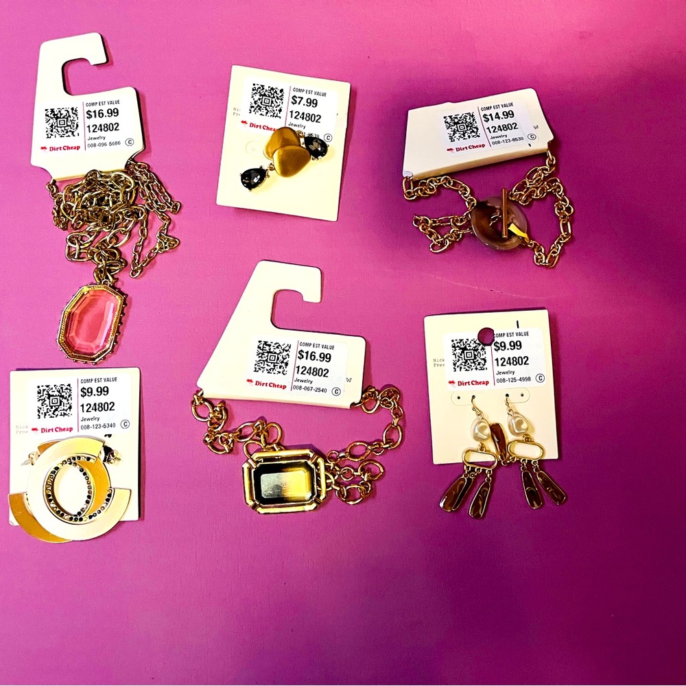 Costume Jewelry Lot of 14. $30.      L2